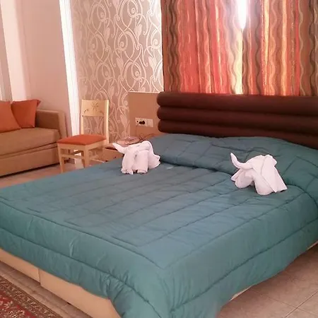 Heraion Hotel 2*
