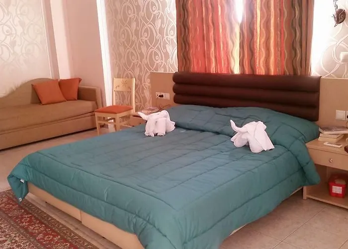 Heraion Hotel 2*