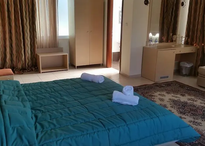 Heraion Hotel 2*