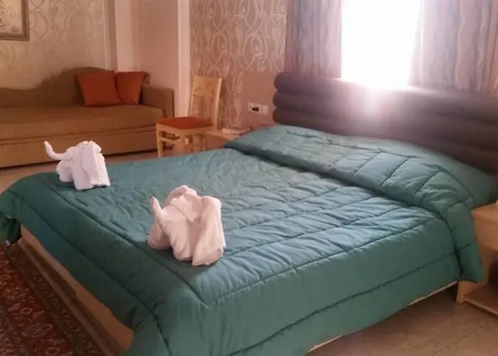 Heraion Hotel 2*